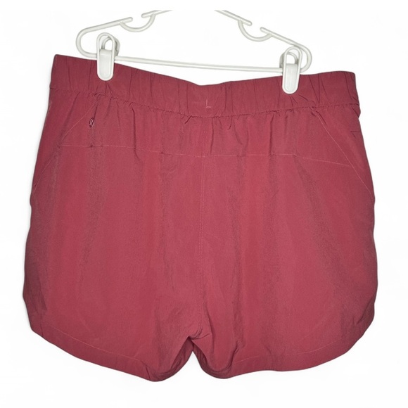 Lululemon Stroll at Sundown Short 3"
Spiced Chai - Picture 2 of 4